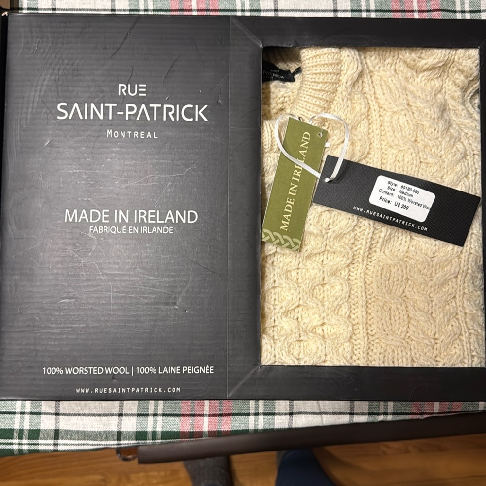RUE Saint-Patrick NWT Irish Cream Unisex  100% Wool Cable Crewneck Sweater SZ:Md